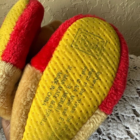 Disney Winnie the Pooh Plush 8.5in and Vintage Slippers Sz 7-8 - Red and Yellow - Picture 10 of 12